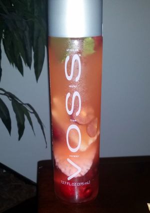 A picture of K ' s Detox water.