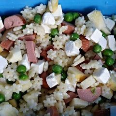 A picture of Lunch box salad.