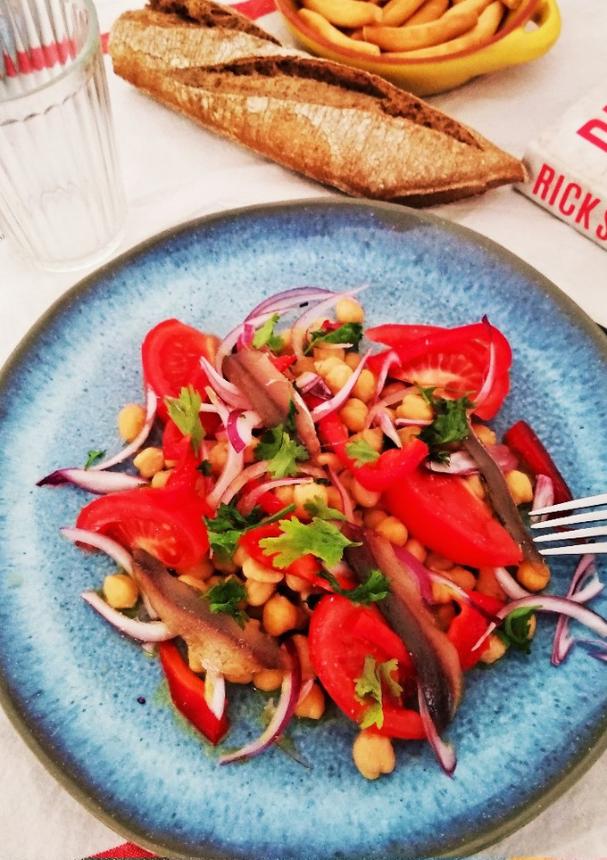 Una foto de Ensalada fresca de garbanzos