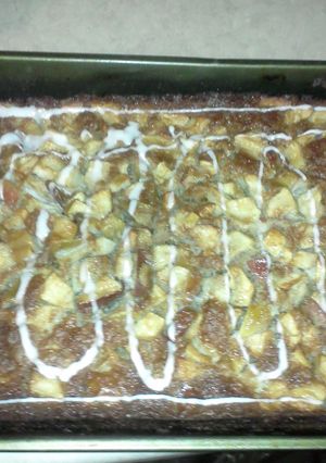 A picture of fresh Apple cake.