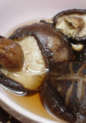 A picture of Speed-Rehydrate Dried Shiitake.