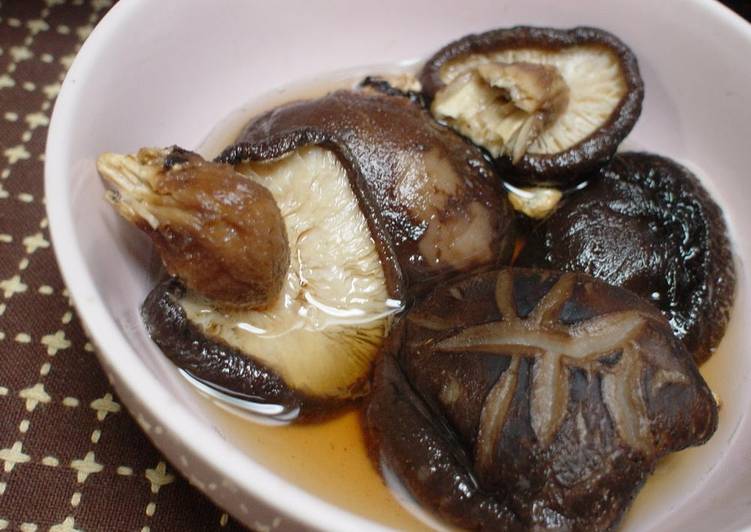 Speed-Rehydrate Dried Shiitake