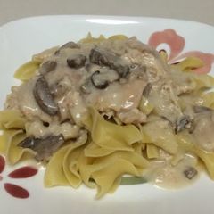 A picture of Chicken Parisienne.