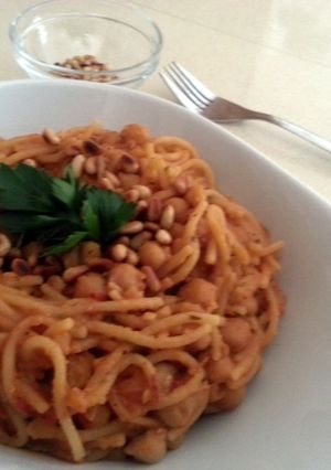 A picture of pasta in Chickpeas.