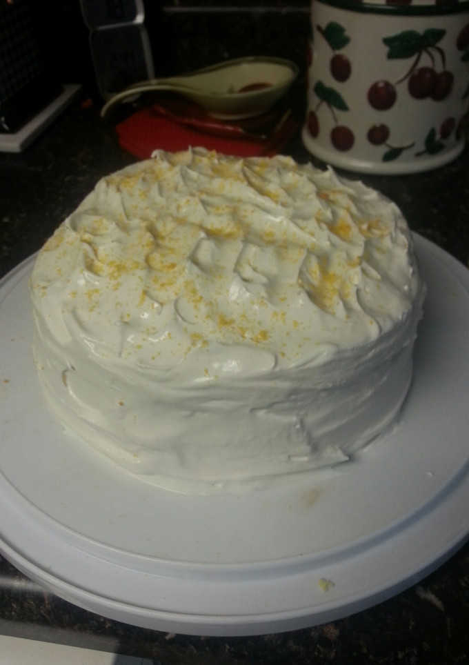 A picture of Lemon icebox cake.