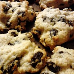 A picture of Raisin Cookies.