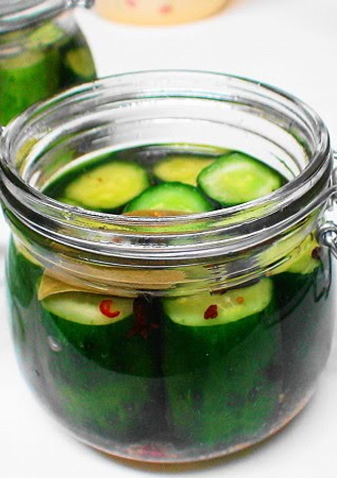 A picture of Cucumber Pickles.