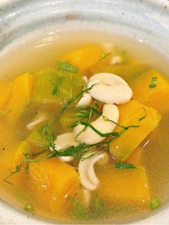 Hình của món Canh bí đỏ hạt điều.