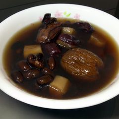 A picture of LG DRY OYSTER WITH BURDOCK AND BLACK BEAN SOUP.
