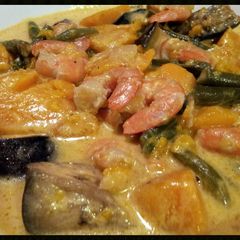 A picture of AMIEs PUMPKIN, BEANs & SHRIMPs in COCONUT MILK(GINATAANG KALABASA).