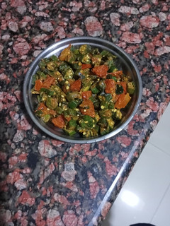 ભીંડા નું શાક (bhinda nu saak recipe in Gujarati) રેસીપી મુખ્ય ફોટો