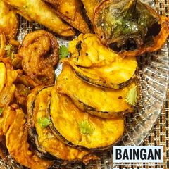 A picture of Baingan ke pakore.