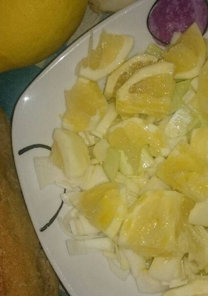 Una foto de Ensalada fresca de limón 🍋