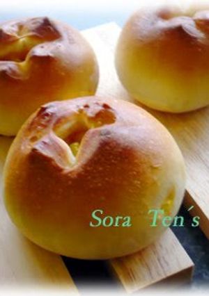 A picture of Corn Rolls Soy Sauce and Butter Flavored.