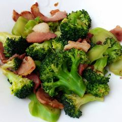 A picture of Stir Fry Bacon With Brocoli In 10 Minutes.