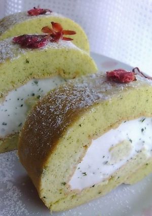 A picture of Sakura Roll Cake with the Fragrance of Spring.