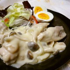 A picture of Chicken with Cream Sauce.