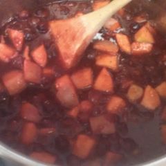 A picture of Cranberry sauce.