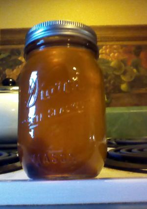 A picture of Apple Pie Moonshine.