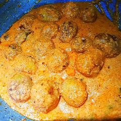 A picture of Kashmiri dum aloo.