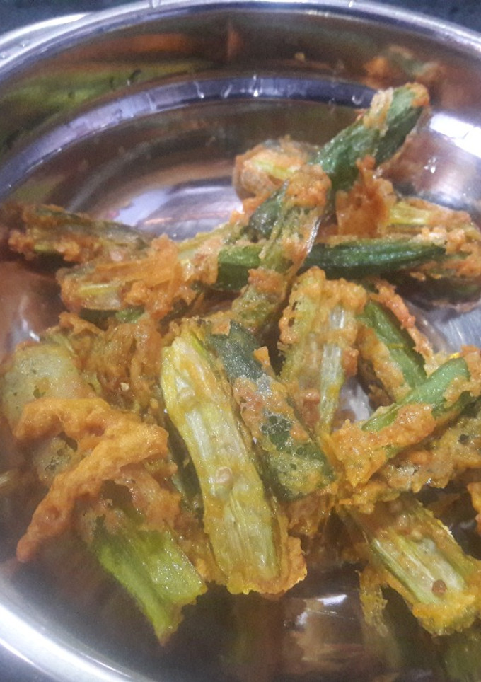 ரெஸ்டாரன்ட் ஸ்டைல் மொரு மொரு வெண்டைக்காய் சில்லி செய்முறை முக்கிய புகைப்படம்