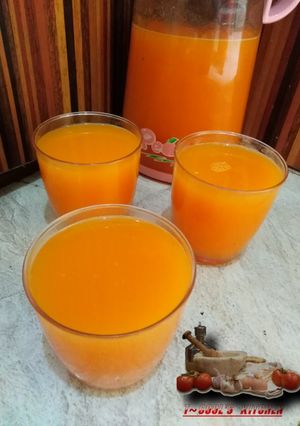 A picture of Pineapple and mango juice.