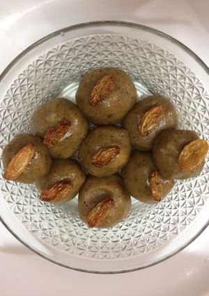 A picture of Left over roti laddoo.