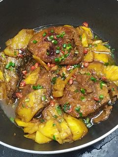 Hình của món Cá ngừ kho khóm.