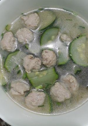 Hình của món Canh bí ngòi nấu mọc.