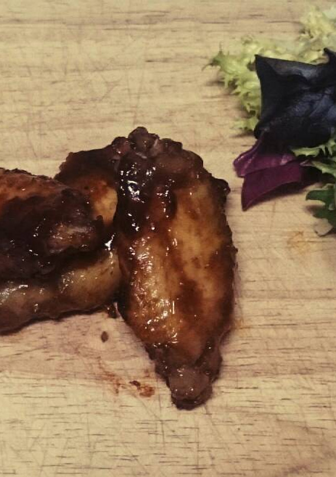 Una foto de Alitas de pollo con un toque oriental