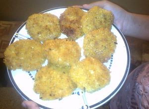 Una foto de Arepitas fritas de maíz molido