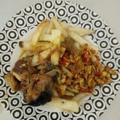 A picture of Fried Yam, egg sauce n fish.
