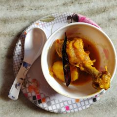 A picture of Chicken cinnamon curry.