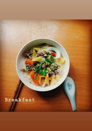 Hình của món Bún bò chua ngọt.