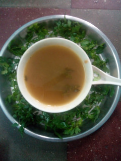 முடக்கத்தான் கீரை சூப் (Mudakkathaan keerai soup recipe in tamil) செய்முறை முக்கிய புகைப்படம்