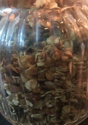 Una foto de Granola de avena con miel