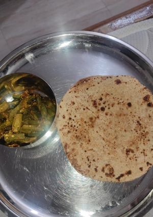 मसाला भिन्डी (Masala Bhindi recipe in hindi) रेसिपी मुख्य फोटो