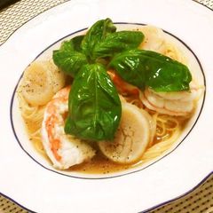 A picture of Chilled Tomato Pasta with Shrimp & Scallops.