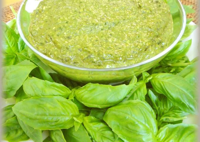 Freezable Genovese Sauce (Pesto)