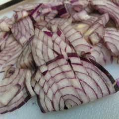 A picture of How to: Cutting an onion.