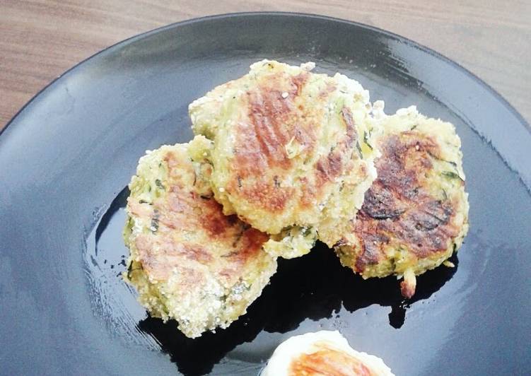 Steps to Make Super Quick Homemade Zucchini Patties