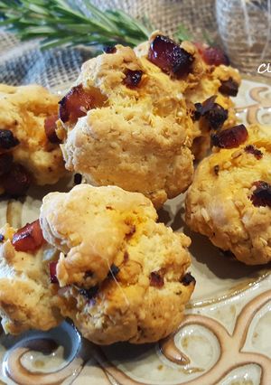 Une photo de Cookies au chorizo emmental et sésame
