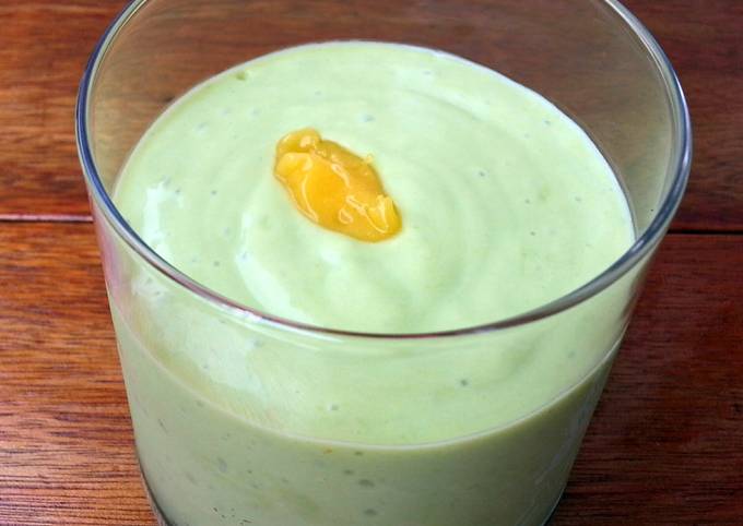 Recipe of Award-winning Avocado Smoothies With Lemon Curd