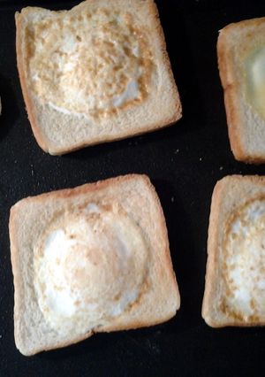 A picture of Egg in the hole.