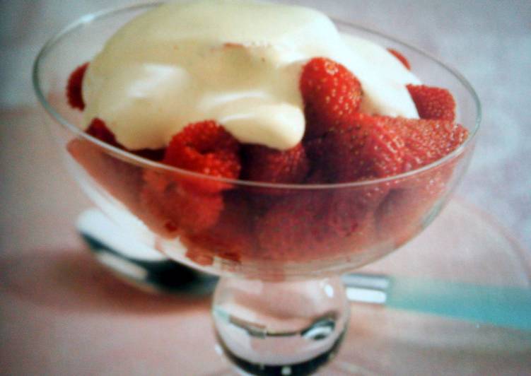 Fresh Berries with Sabayon Sauce Fresh Berries with Sabayon Sauce