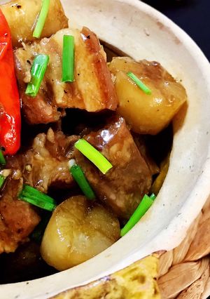 Hình của món Thịt Ba Rọi Kho Củ Cải Nước Tương.