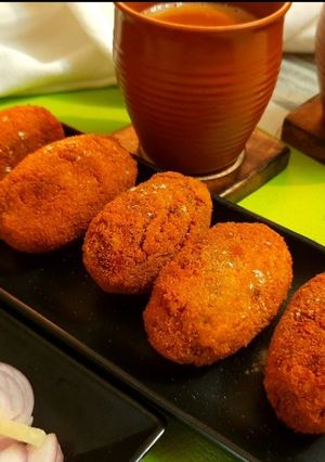 A picture of Kolkatas famous beetroot chop.
