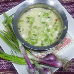 A picture of Spring onion curry.