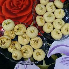 A picture of Pistachio Naan Khatai..