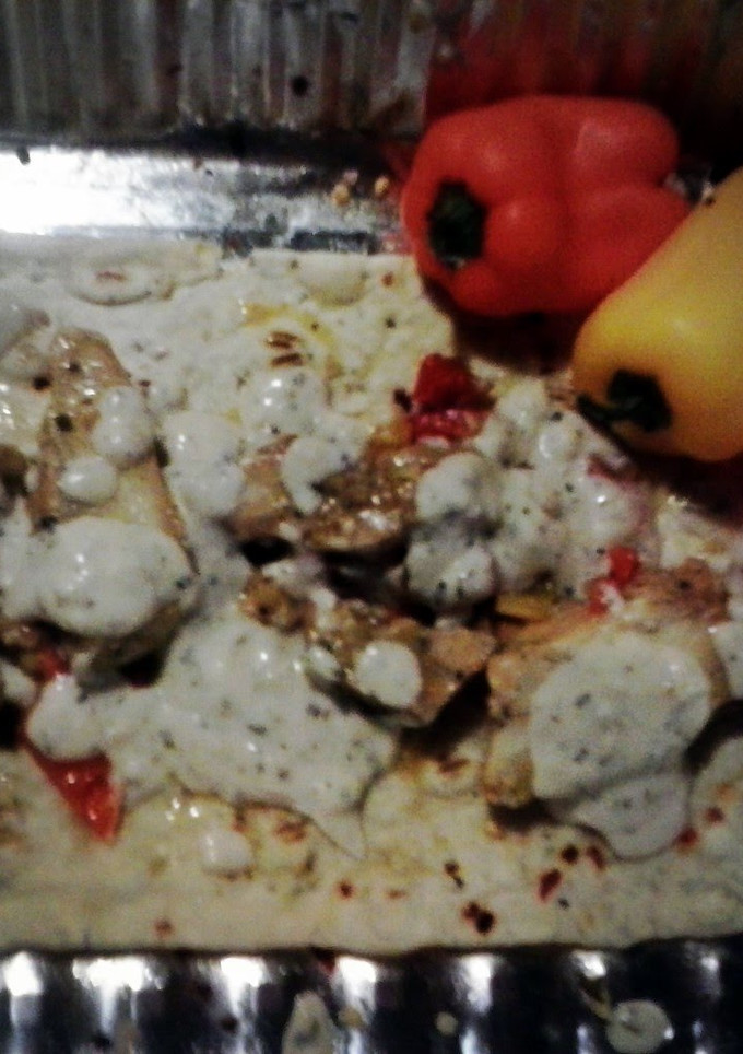 A picture of Chicken Alfredo Flatbread.